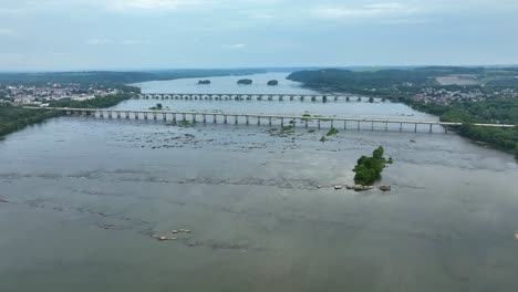 Dos-Puentes-Que-Cruzan-El-Río-Susquehanna-En-Columbia
