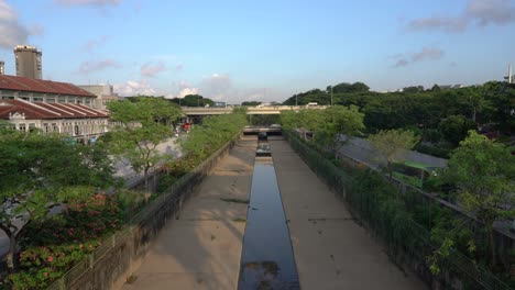 Entwässerungs--Und-Hochwasserschutzsystem-In-Singapur.-Klimawandel-Konzept