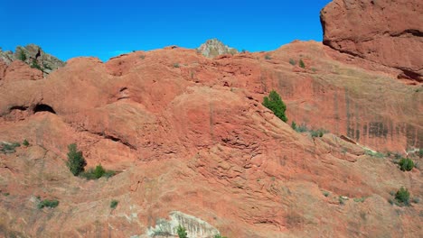 Garden-of-the-Gods-in-Colorado-Springs-cliff-3