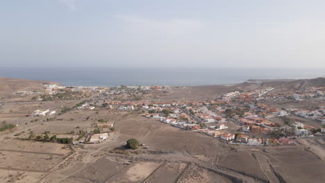 Fuerteventura-Island-With-Waterfront-Structures-Overlooking-The-Atlantic-Ocean-In-Canary-Islands,-Spain