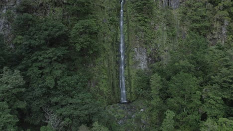 Aerial-shot-of-Foldhadal-waterfall-in-Madeira