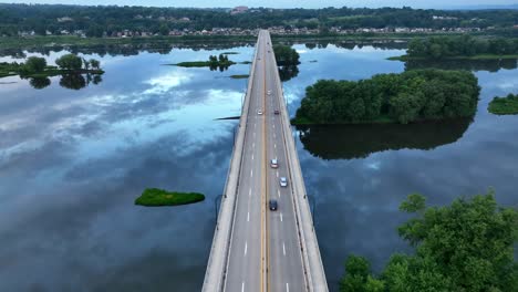 Cars-on-long-bridge