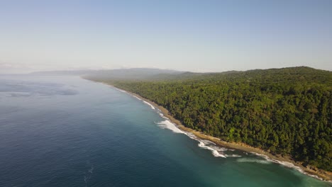 Vista-Aérea-De-La-Costa-Del-Pacífico-Sur-De-Costa-Rica,-Península-De-Osa