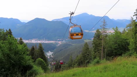 Gondola-lift-or-cable-car-in-the-mountains-of-High-Tatras-in-Slovakia