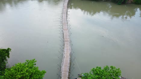 Many-villages-in-India-still-cross-rivers-with-bamboo-bridges