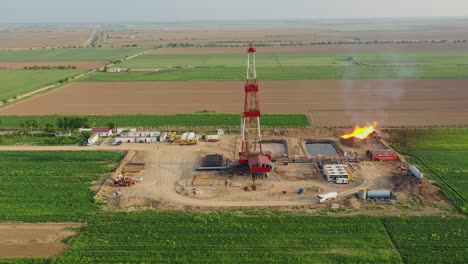Drilling-rig-in-Central-Asia-exploration-work-for-natural-gas