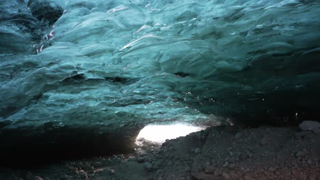 Eishöhle-Im-Jokulsarion-Gletscher-In-Island