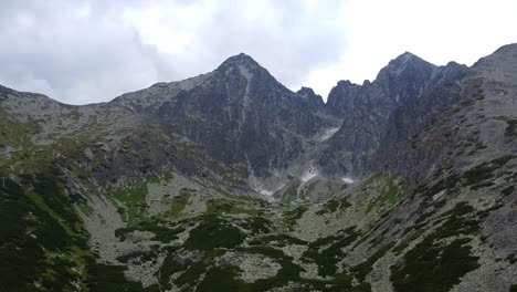 Drone-shot-of-High-Tatra-mountains-in-Slovakia