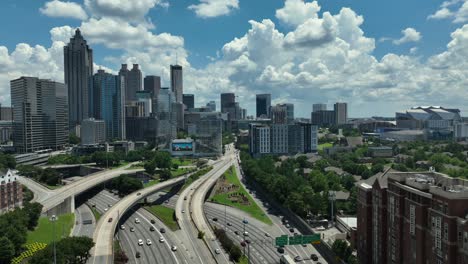 Aerial-reverse-reveal-of-Downtown-Atlanta,-Georgia