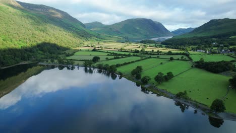 View-of-Buttermere-Lake-over-to-Crummock-Water,-Lake-District