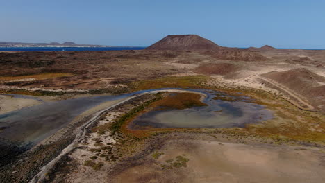 Fantastic-forward-aerial-shot-of-the-Isla-de-Lobos-in-the-Canary-Islands