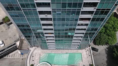 Luftbildseite-Des-Hochhauses-In-Der-Nähe-Des-Lenox-Einkaufszentrums-In-Atlanta,-Georgia