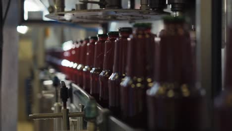 Juice-packaging-process-in-factory