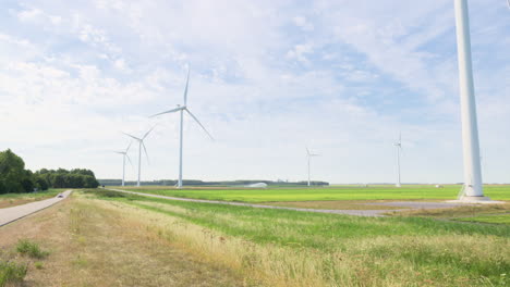 Turbinas-De-Viento-En-Un-Campo-Agrícola-En-Los-Países-Bajos,-Europa-6