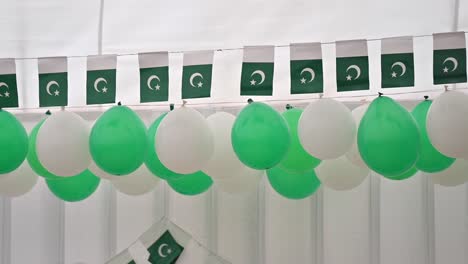Pakistanischer-Unabhängigkeitstag-Dekorationen,-Pakistan-Flaggen,-14