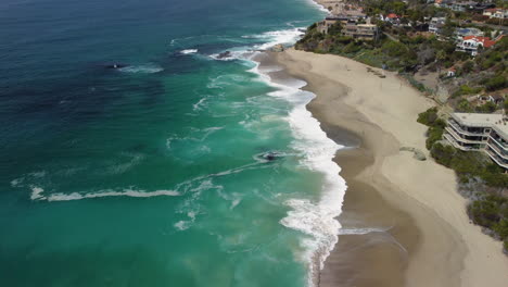 La-Mejor-Playa-De-California-Y-Hermosas-Aguas-En-Laguna
