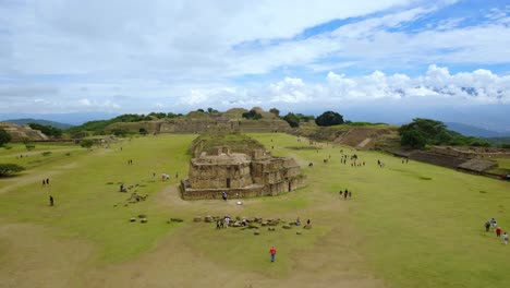 Aerial-time-lapse-of-monte-alban-pyramids-ruins-unesco-Mexican-tourist-site-attraction-ancient-Maya-civilisation-in-Oaxaca-state-region