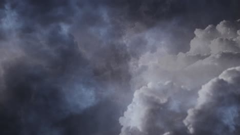Nubes-Oscuras-Y-Tormentas-Eléctricas,-Con-Destellos-De-Relámpagos