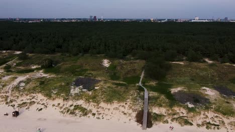 Von-Links-Nach-Rechts-Erstaunliche-Drohnen-Strandaufnahme-Aus-Der-Luft