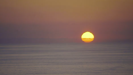 Pastellfarbener-Sonnenuntergang-über-Dem-Pazifischen-Ozean-Im-Zeitraffer