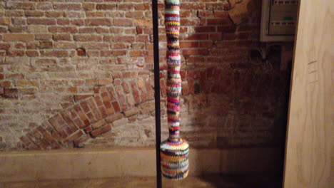 Venice,-biennale-2022,-sculptures-made-of-whool,-installation,-pan-up-,-4-K,-59