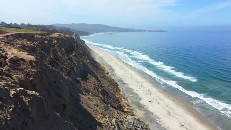 Aerial,-panorama-of-Black's-Beach-from-Torrey-Pines-Gliderport