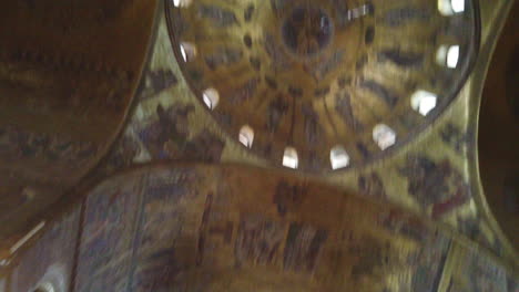 Venice,-inside-of-San-Marco-Basilica,-pan-up,-ceiling,-4-K,-59