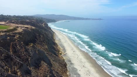 Aerial,-ocean-coast-of-San-Diego-from-Black's-Beach,-Torrey-Pines,-La-Jolla