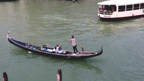Venedig,-Italien,-Europa,-Gondel,-Zeitlupe,-Canal-Grande,-Tagsüber-59-Sek