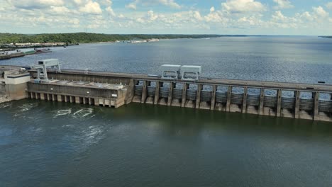 Aerial-reverse-reveal-of-the-Kentucky-Dam-post-flooding