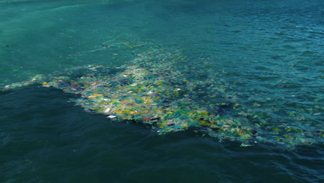 Plastikmüll,-Der-Um-Die-Küstengebiete-Des-Vietnamesischen-Ozeans-Schwimmt