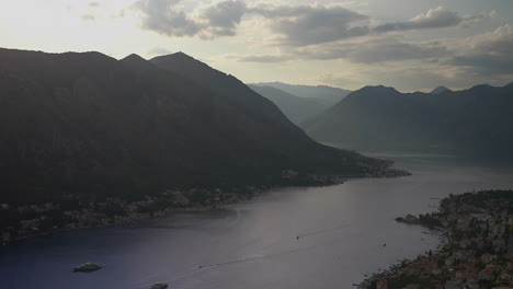 Puesta-De-Sol-En-La-Bahía-De-Kotor,-Montenegro