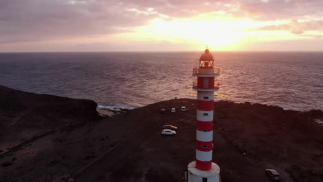 The-lighthouse-on-the-canary-cliffs-in-Gran-Canaria