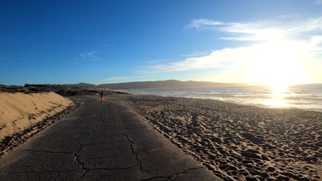 Fun-in-the-sun-Monterey-Bay,-California