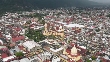 Hyperlapse-über-Einer-Kleinen-Stadt-In-Veracruz,-Mexiko-Namens-Orizaba