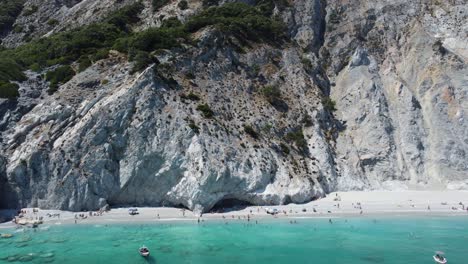 White-sand-beach-in-Skiathos,-Greece