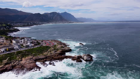 Rocky-coastline-of-seaside-town-Hermanus,-Western-Cape,-South-Africa