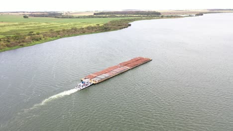 Barge-loaded-with-soybeans-going-up-the-Tietê-Paraná-Waterway