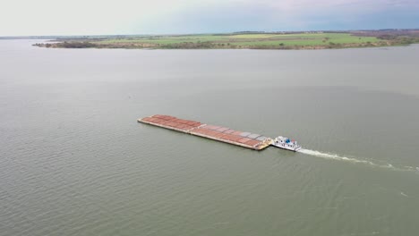Barge-loaded-with-soybeans-going-up-the-Tietê-Paraná-Waterway-1