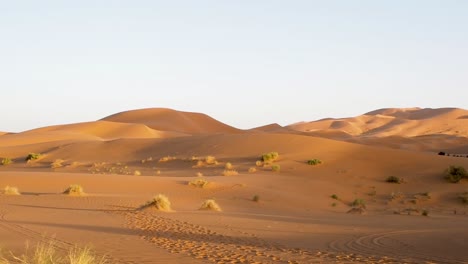 Die-Hohen-Sanddünen-Der-Sahara-In-Merzouga,-Erg-Chebbi,-Marokko-3