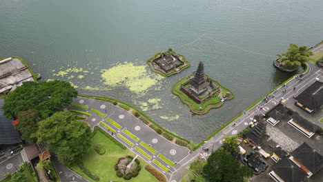 Aerial-View,-Pura-Ulun-Danu-Bratan-Hindu-Temple-on-Lake,-Bali-Island,-Indonesia