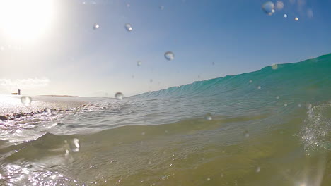 Ocean-Waves-Rolling-And-Splashing-In-Slow-Motion