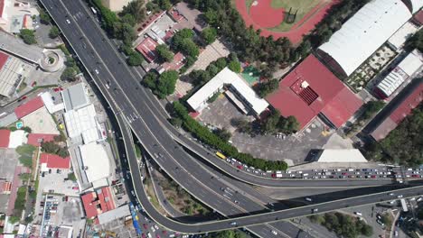Circulation-on-elevated-city-road