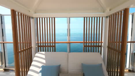 Beds-in-cruise-closeup-view