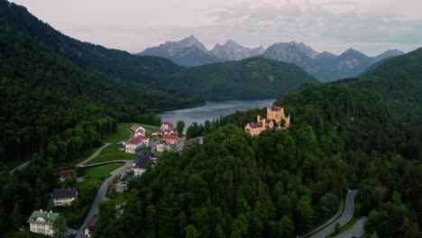 Morning-at-Schloss-Hohenschwangau-Castle-near-Lake-Alpsee-Fussen-in-Southwest-Bavaria,-Germany-9