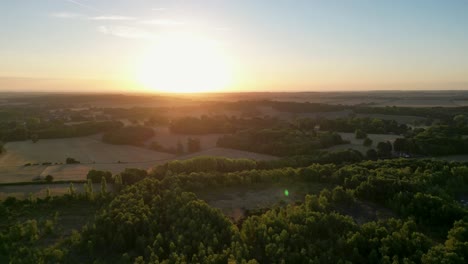 Luftaufnahme-Des-Sonnenaufgangs-über-Der-Wunderschönen-Englischen-Landschaft