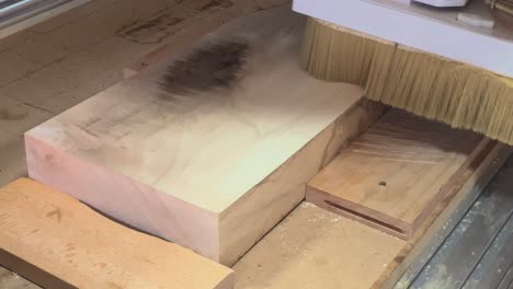 Flattening-wooden-board-on-the-cnc-machine-4
