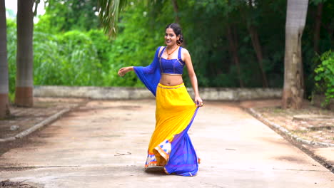 Beautiful-Indian-woman-in-traditional-chaniya-choli-for-navratri-6