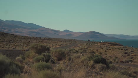Una-Hermosa-Y-Escénica-Carretera-Desértica-En-Nevada