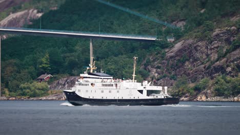 A-ferry-crossing-Lysefjord